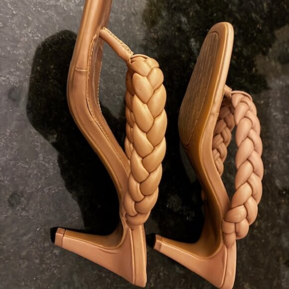 Tulani Womens Faux Leather Thong Kitten Heels - BCBGENERATION - SZ 6M/36 - Picture 7 of 7